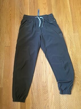 Vuori Grey/Green Athletic Jogger Pants